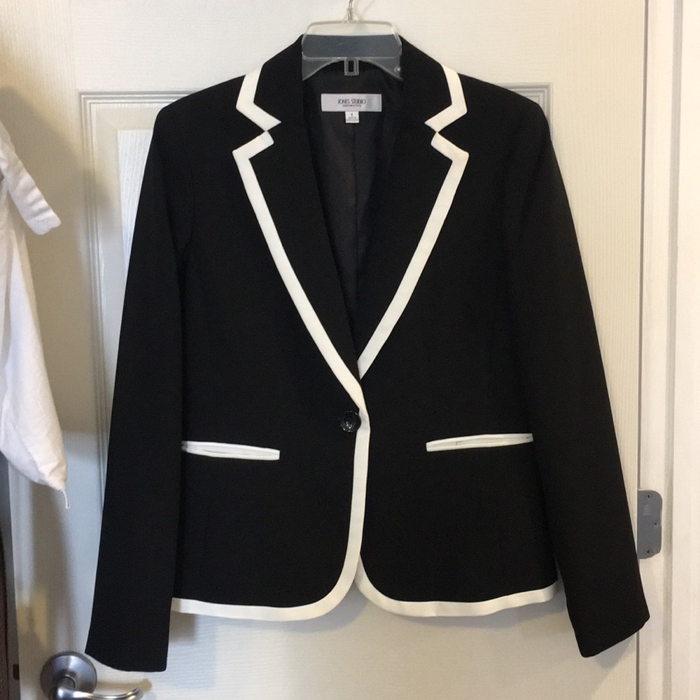 Jones Studio Black Blazer